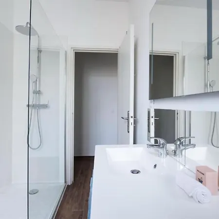 Modern & Apartment Nice