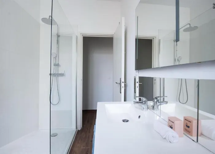 Modern & شقة نيس